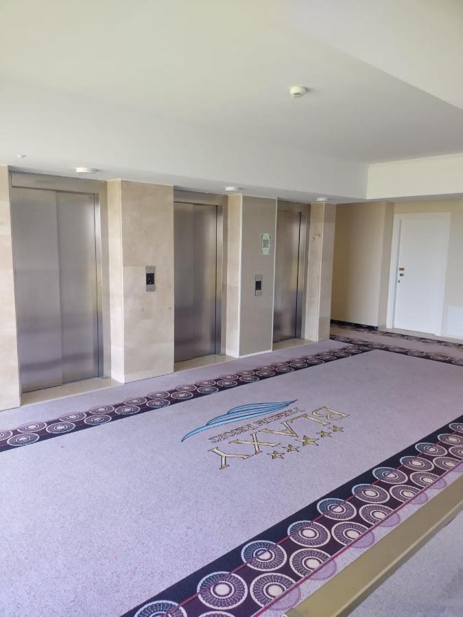 Douăzeci şi Trei August Blaxy Resort Stefi Cu Acces La Piscine Gratuit المظهر الخارجي الصورة
