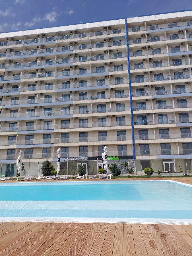 Douăzeci şi Trei August Blaxy Resort Stefi Cu Acces La Piscine Gratuit المظهر الخارجي الصورة
