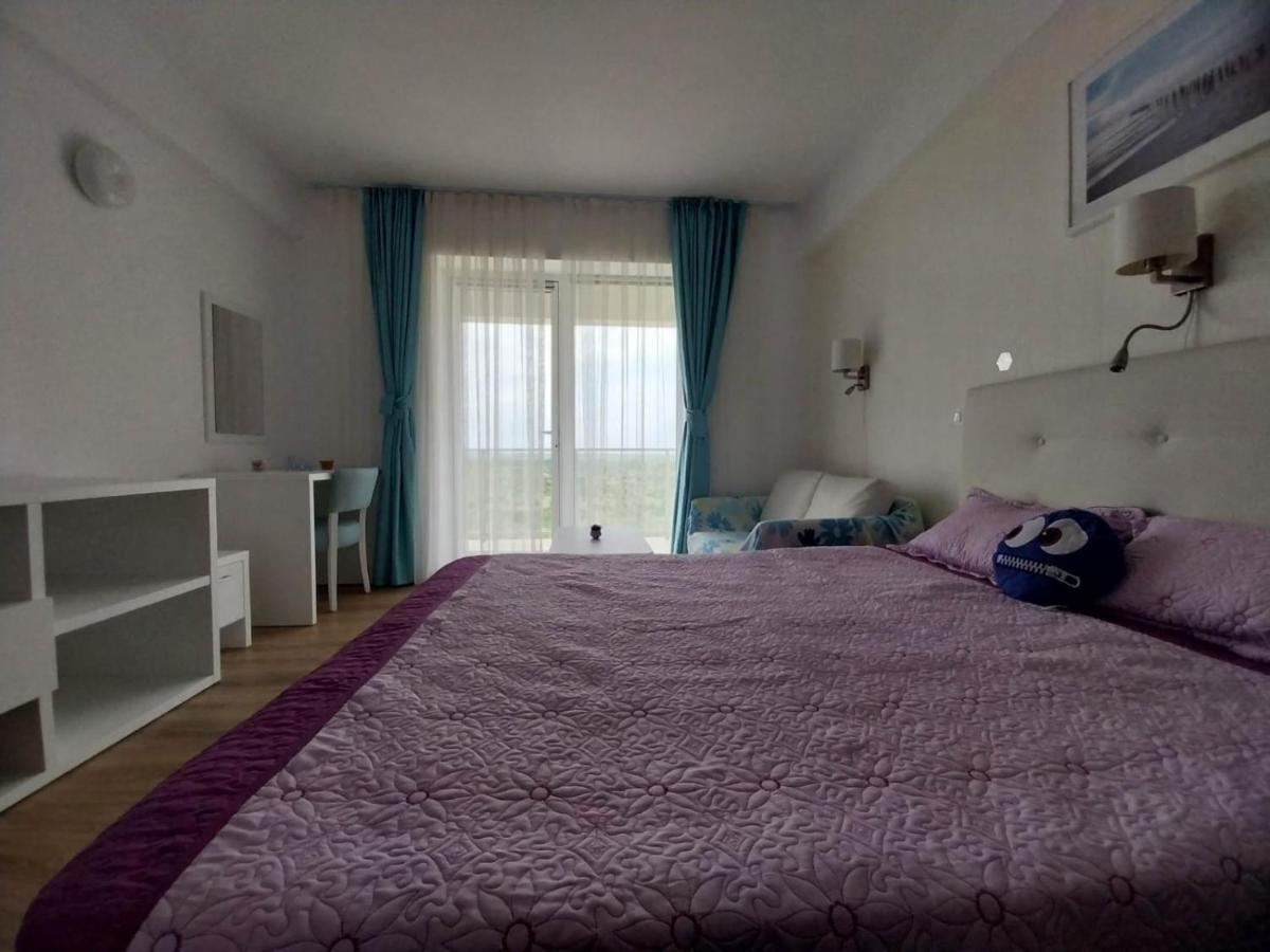 Douăzeci şi Trei August Blaxy Resort Stefi Cu Acces La Piscine Gratuit المظهر الخارجي الصورة